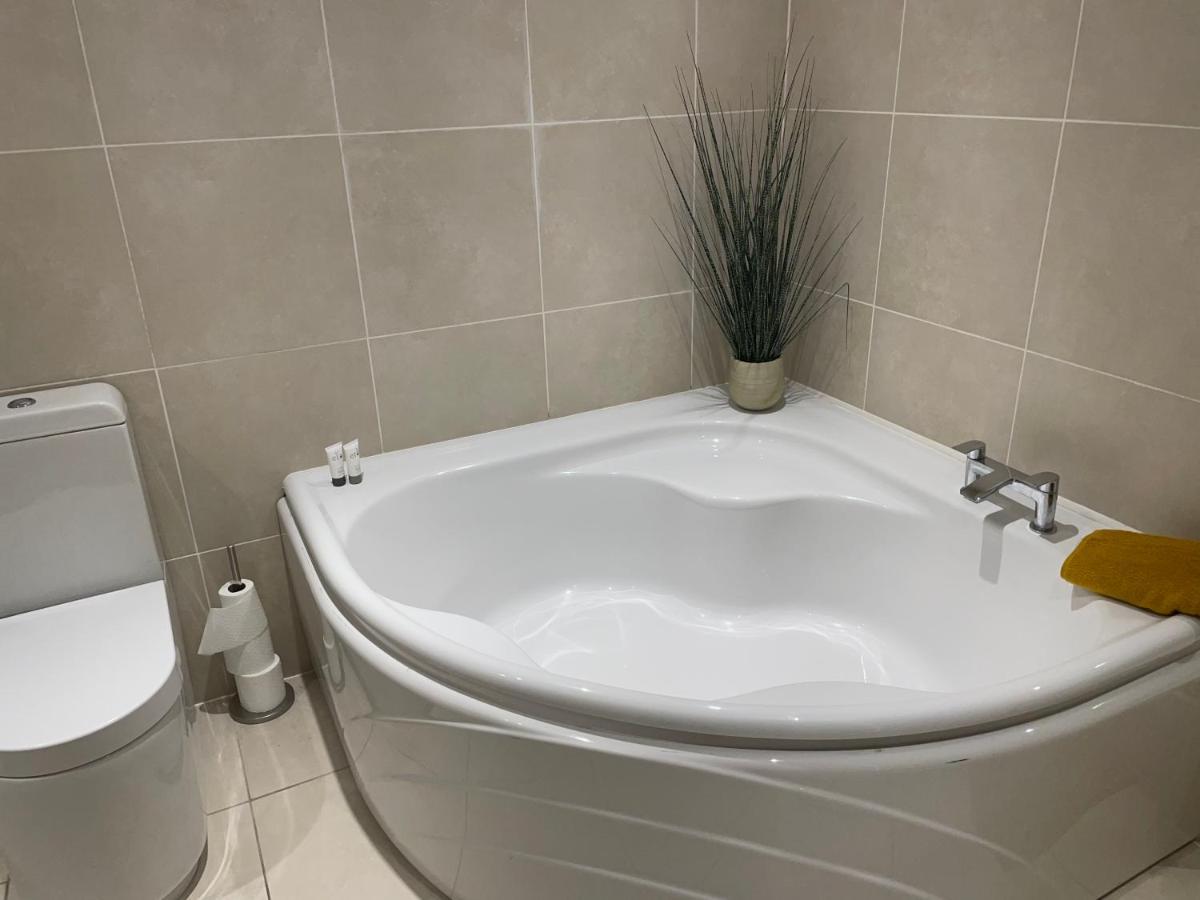 Hot Numbers Apartment Кеймбридж Екстериор снимка
